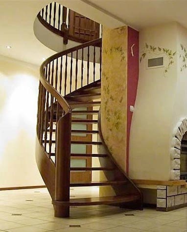 Gebogene Treppe 1