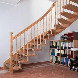treppe viertelgewendelt 23